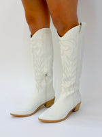 cowgirl country aesthetic detail boot