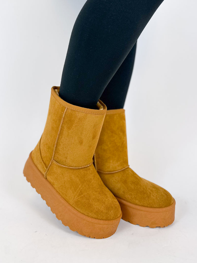 Classic Boots - Camel