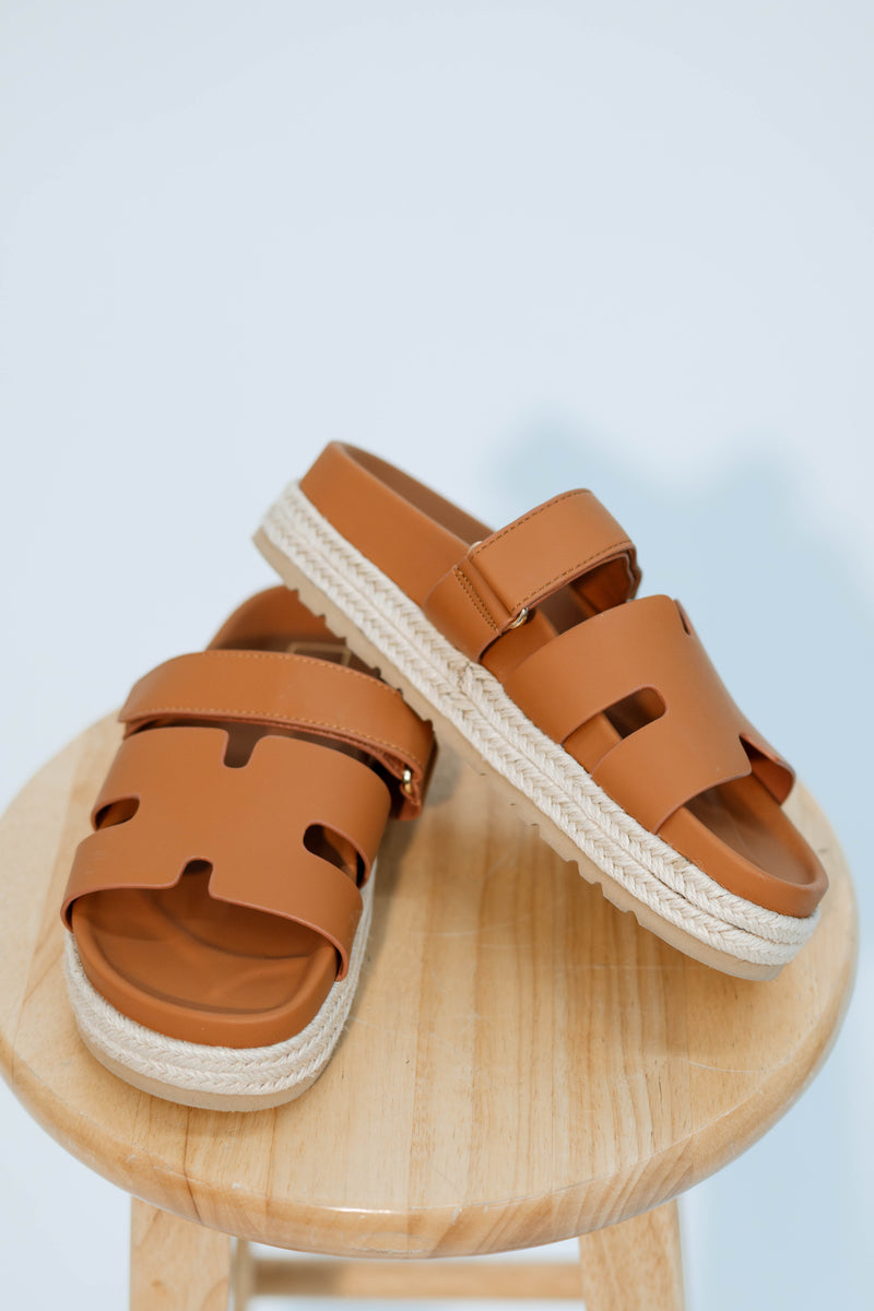 Versatile cognac sandals for spring summer