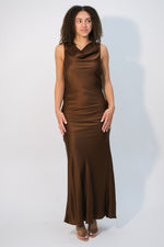 chic wedding guest dress 2025