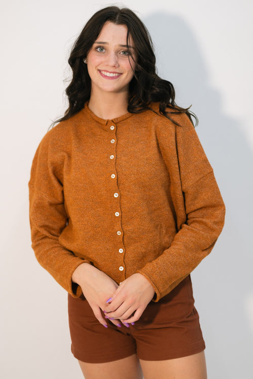 neutral cozy everyday fall outfit