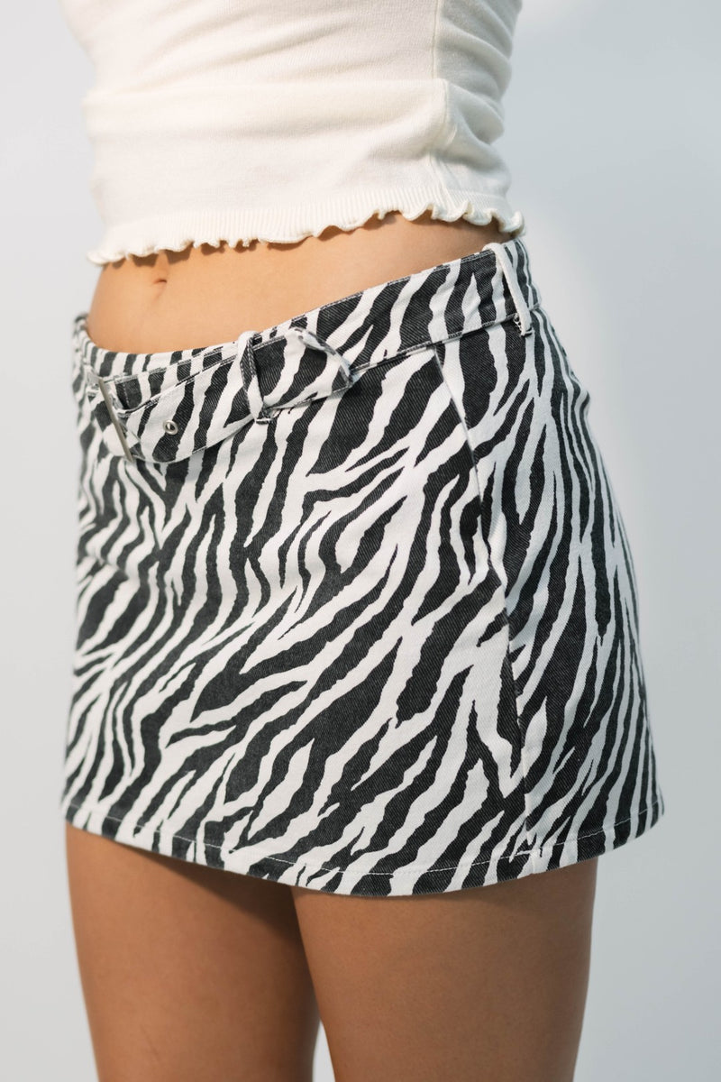 trendy fall mini skirt