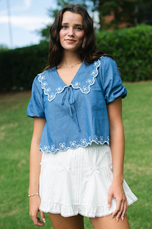 Chambray collar top embroidered