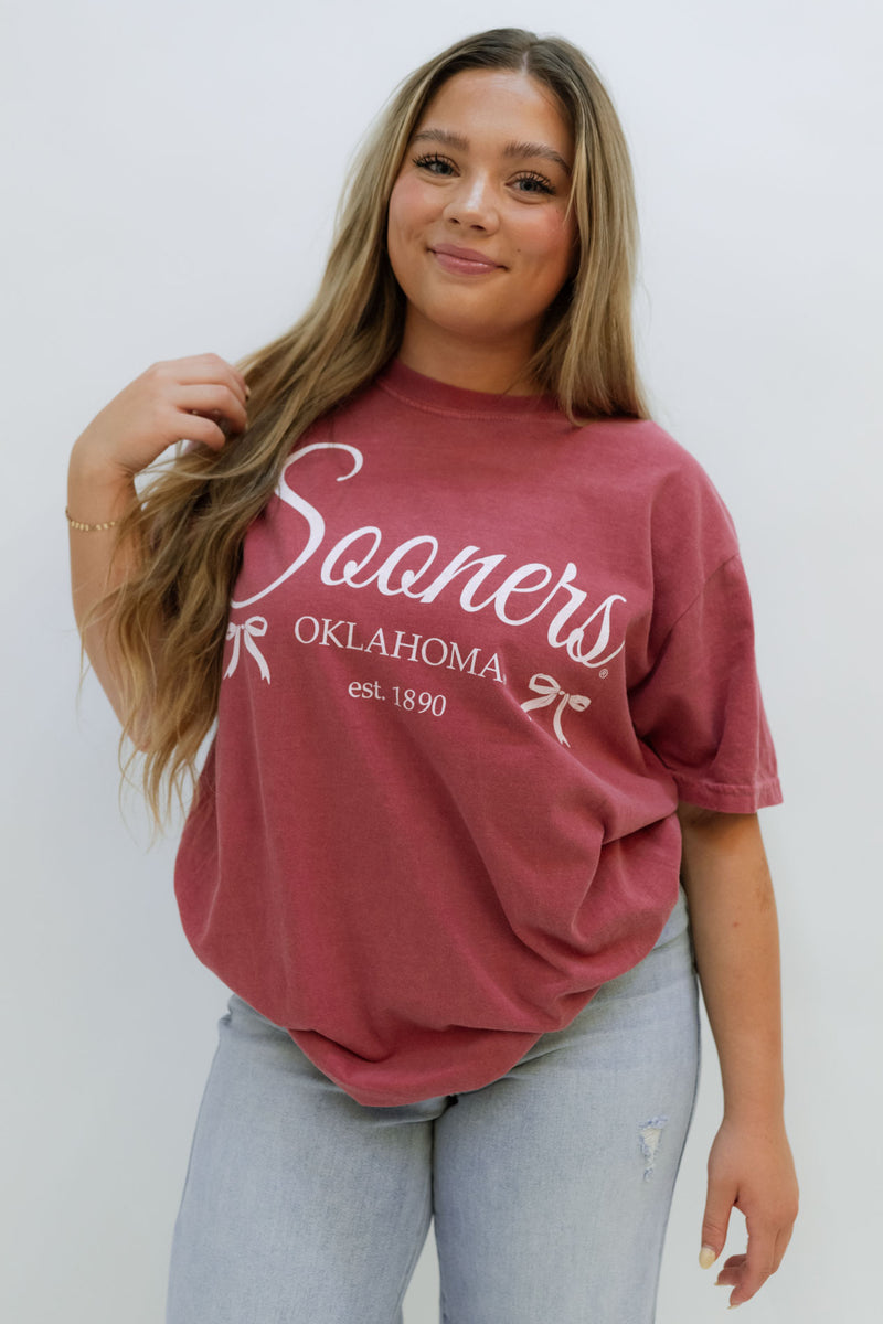 Sooners gameday outfit, ou gameday, gameday outfit ideas, sooners red shirt 