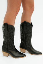 black boots, cowboy boots, black cowboy boots