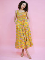 Square neck summer dress in yellow