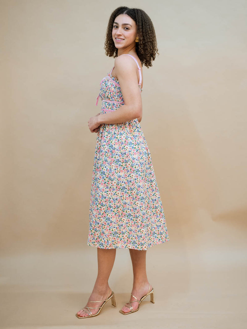 Cottagecore spring dress with pockets